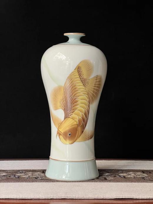 《金龙纳福》梅瓶 商品图0