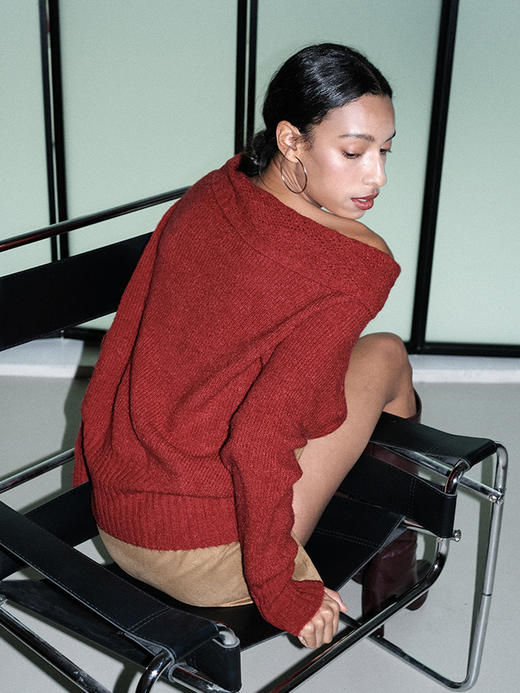 TR她热 复古派对 酒红色羊毛针织提花复古一字肩蝙蝠袖毛衣上衣 商品图1