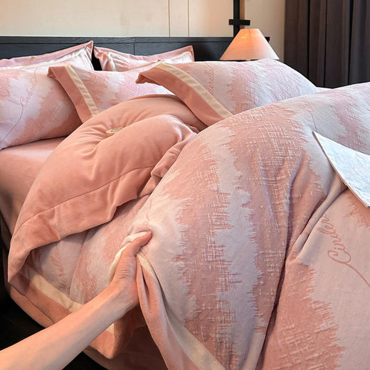 一套8.4斤+ A类秋冬牛奶绒四件套加厚立体雕花绒保暖被套罩冬季双面绒床上用品 商品图8
