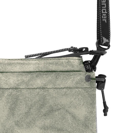 ROA x and wander Sil Sacoche 联名款斜挎包 商品图3