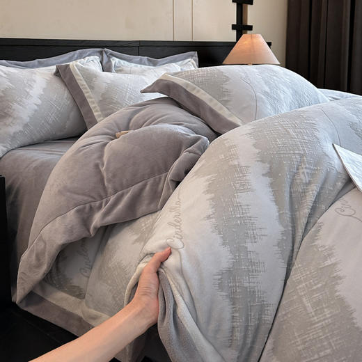 一套8.4斤+ A类秋冬牛奶绒四件套加厚立体雕花绒保暖被套罩冬季双面绒床上用品 商品图6