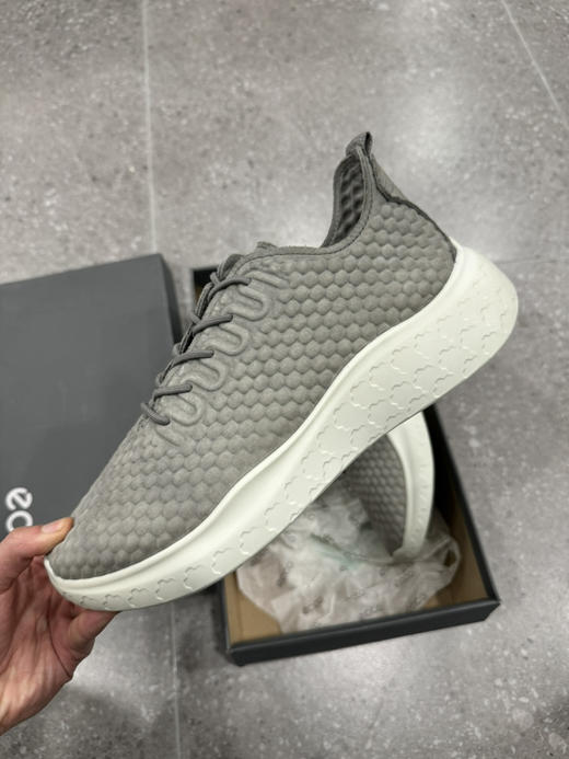 正品 ecco爱步 悦动 牛皮 舒适透气 低帮 运动休闲鞋 男款 草绿色 全新鞋盒轻微破损 尺码41号449码 商品图0