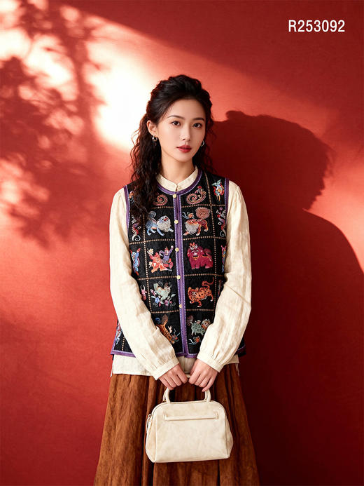 R253092马甲 商品图2