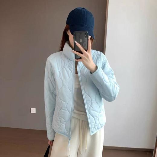 【羊毛蚕丝气绒服】可机洗不会跑绒！品牌同款面料 上身升温快 久穿如新 三层保温结构 丝绵+羊毛+蚕丝混纺 简洁小立领 弹力捆边避免冷风 显瘦百搭 商品图5