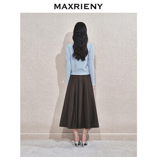 MAXRIENY【商场同款-节庆穿搭】MAXRIENY宫廷复古银色亮片刺绣毛衣(货号:MC85SW792) 商品图3