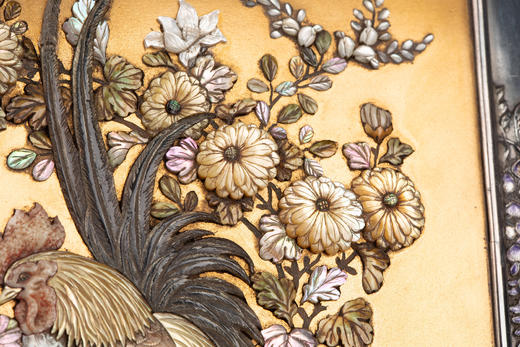 独角鹿西洋古董1880年代日本明治时期出品紫藤花蝶纹珐琅彩绘装饰雅菊雄鸡主题金地芝山镶嵌银雕木胎珍宝匣 商品图8