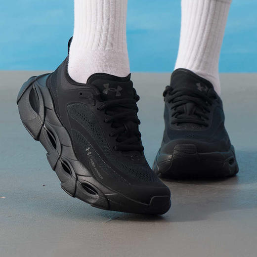 安德玛UA女鞋跑步鞋2025秋季新款舒适透气休闲运动鞋6007641-001 商品图1