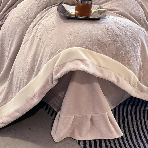 一套8.4斤+ A类秋冬牛奶绒四件套加厚立体雕花绒保暖被套罩冬季双面绒床上用品 商品图2