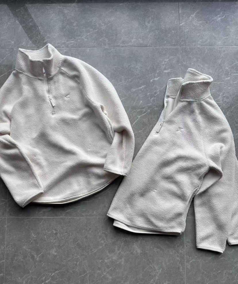 全新正品出口欧单摇粒绒半拉链秋冬男女款抓绒衣
小众欧美单 牌子没意义Oversized-Fit类似款
猫店在售折后起步600+
欧码XXS-XL