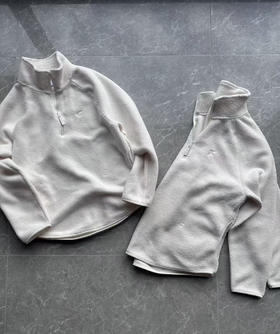 全新正品出口欧单摇粒绒半拉链秋冬男女款抓绒衣
小众欧美单 牌子没意义Oversized-Fit类似款
猫店在售折后起步600+
欧码XXS-XL