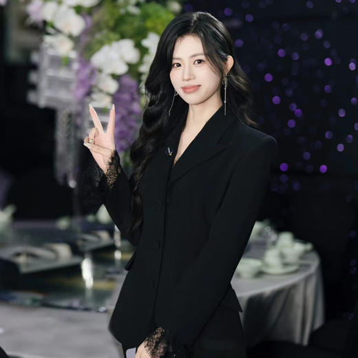 法小曼*子珍专款/高端蕾丝花边黑西装女时尚职业装春秋西服微喇裤套装正装两件套 商品图2