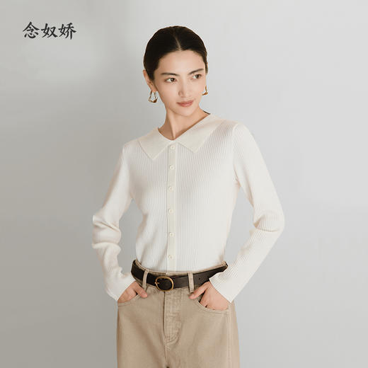 【商场同款】CNK5B76 “ 初恋毛衫 ” 纯羊毛白色小翻领小毛衫，后背精巧设计点 商品图0