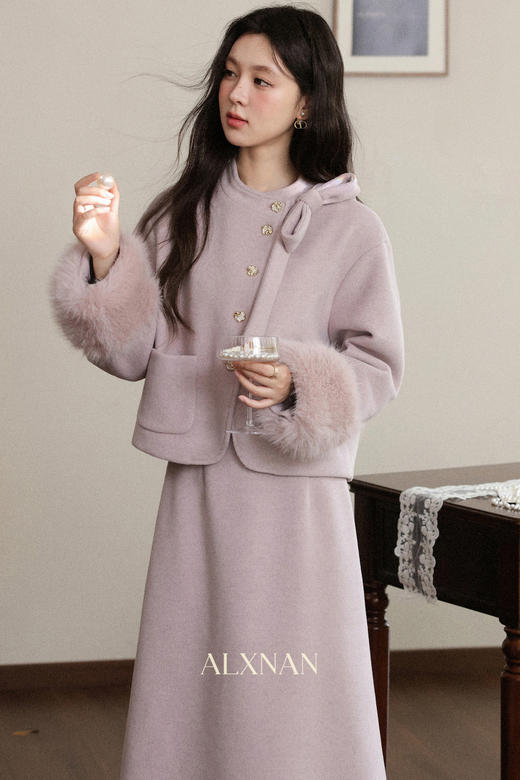 鹿向南「雪域玫瑰」不规则短款毛呢外套女冬季紫色高腰半身裙套装 商品图5