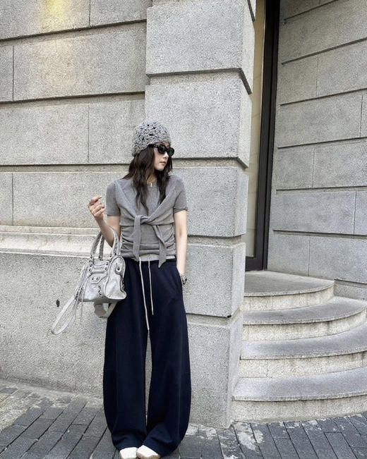 【秒杀价已调 直接拍】热卖的拉夫 拼色腰 加厚绒 弯刀裤 可收口两穿卫裤 商品图0