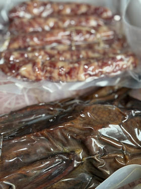 酱货大礼包：酱老鸭，酱肉，酱肠，风干五花肉，原味肠～