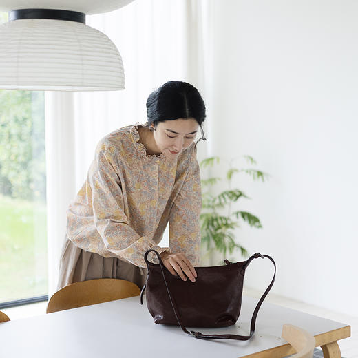 绽放838朵/纯棉细条灯芯绒花色木耳边长袖衬衫外套女新款叠穿衬衣 商品图0