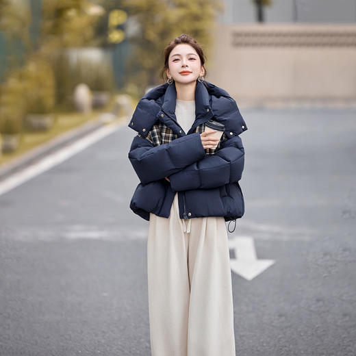 米白色格子拼接连帽，小个子羽绒服白鸭绒短面包服HR-QIXFS25-99855 商品图3