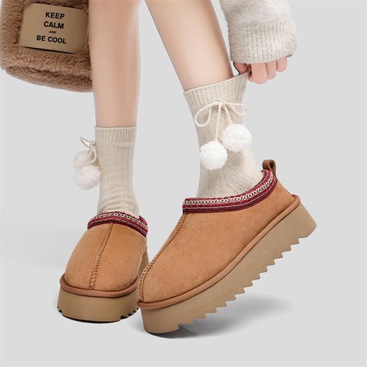 隆丰 冬季女士时尚保暖加厚羊皮毛一体民族风厚底增高舒适短靴122489 商品图0