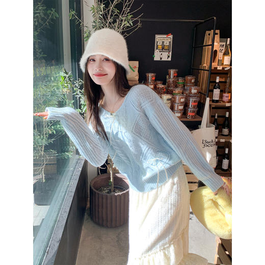 <曾小咸推荐> 现货秒杀！微信超特价！蕾丝拼接蛋糕裙 日常179.99 立减80 秒杀99.99！蓝色V领毛衣秒杀89.99！薄荷绿毛衣秒杀89.99！ 商品图1