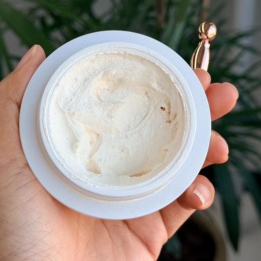 【💃女神节！】《订制高奢人参珍珠玻色因贵妇膏》加送体验装、洁面膏、保湿霜，精油调香 活性成分+芳疗愈疗发挥复配增效 无色素/无香精/无矿物油/无需卸妆，均匀肤色 隐藏毛孔 高奢成分/素颜/美颜/养肤 商品图3