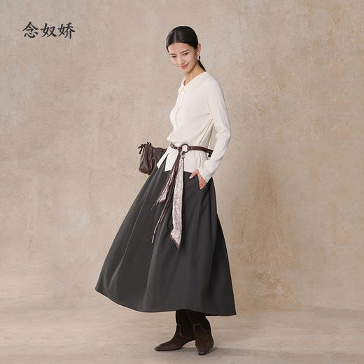 【商场同款】CNK5B76 “ 初恋毛衫 ” 纯羊毛白色小翻领小毛衫，后背精巧设计点 商品图8