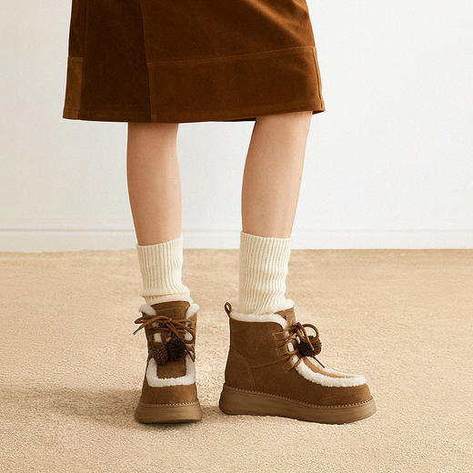 千百度厚底时尚雪地靴女冬季新款保暖毛毛鞋羊皮毛一体短靴A25765121 商品图4