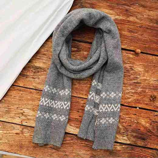 【实付满599免费赠】Famecoco范可儿品牌冬款围巾，数量有限，送完为止 商品图1