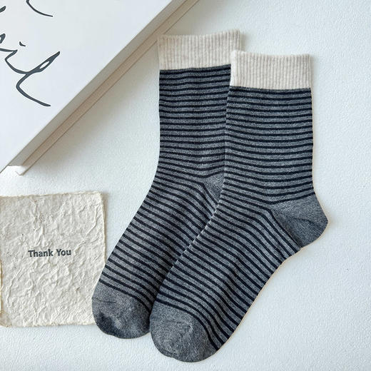基础-简约复古条纹中筒袜-纪念日百货门店同款168043565 商品图4