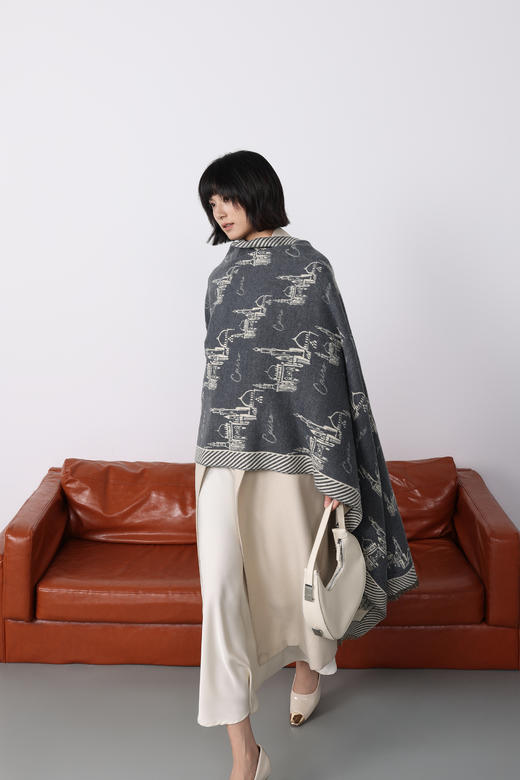 【多妈团购 重磅明星款围巾（极简主义/双面轻奢系列 ）送礼袋】蓝盈莹、车晓推荐，超软儒手感 软如婴儿肌肤，轻奢感拉满！绵羊毛精细混纺柔软又细腻，双面可戴，可做披肩~可以做围脖-爱买买 商品图9