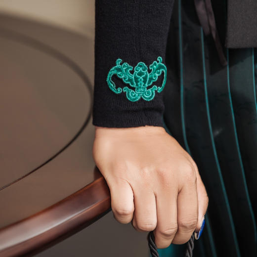 【林栖设计小店】福袖流光|无缝毛衣恭王府联名2026早春新款上衣女1961008 商品图1