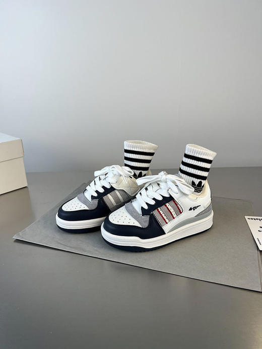 😎AFJI儿童大牌风系列！2025秋冬新款💕【AFJI秋冬新款儿童四季款魔术贴经典板鞋890】 🔹魔术贴穿脱超省心 🔹防滑底跑跳更安全 🔹内里柔软，蓄热保暖，🔆 小朋友不怕冻脚 商品图1