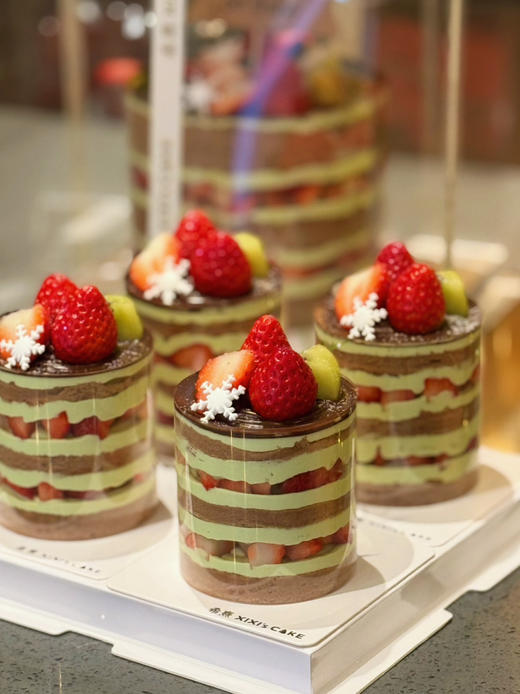 开心果巧克力草莓蛋糕（10点半后陆续出） 商品图4