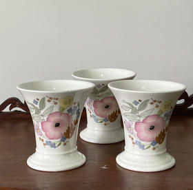 英国Wedgwood Meadow Sweet 花卉纹饰宽口花瓶 B0246