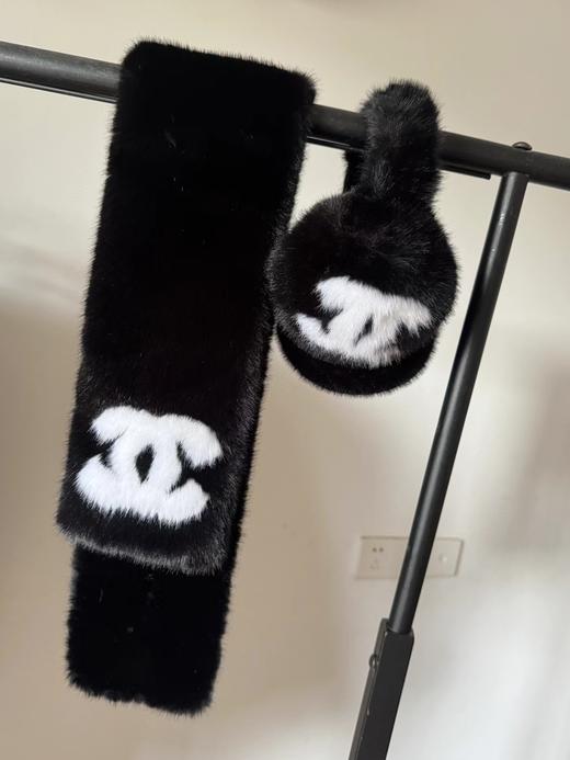 D121127冬季新款户外防寒保暖挂耳罩+围巾毛绒套装 商品图0