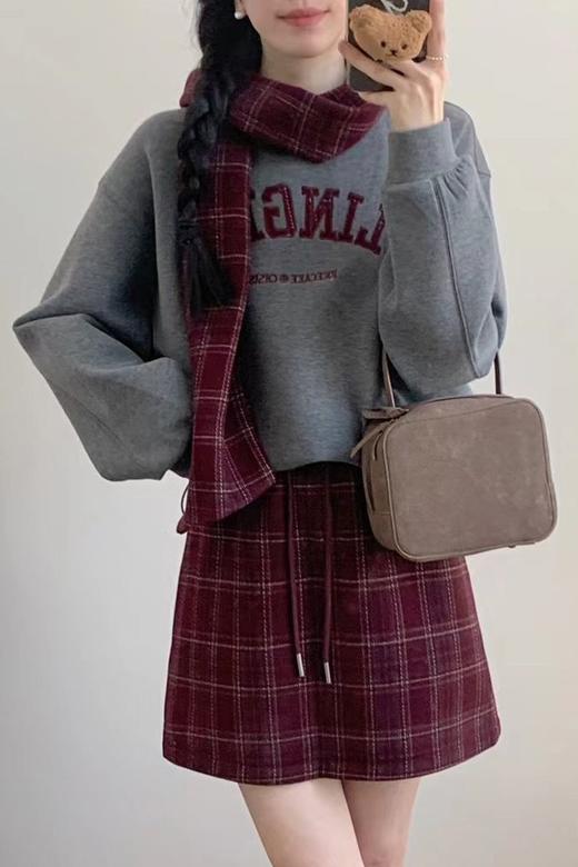 HAYES 减龄甜美字母加绒卫衣A字裙三件套装 21993 商品图0