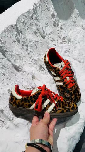 中性款运动鞋zo