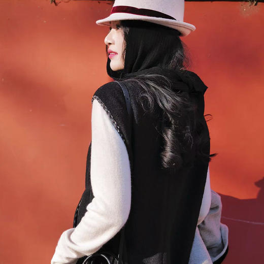 福禄泰迪玉墨藤花丝绒镶边琵琶襟式羊毛马甲点缀手工钩针葫芦挂饰 商品图3