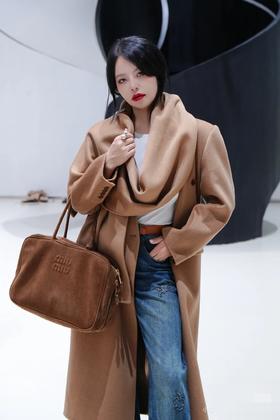 缪缪 25秋冬款 长手柄麂皮公文包（MM）