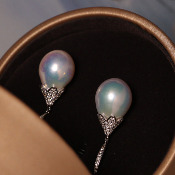 甄珠贝 淡水te级光 12mm+ 微瑕水滴状 925纯银配件