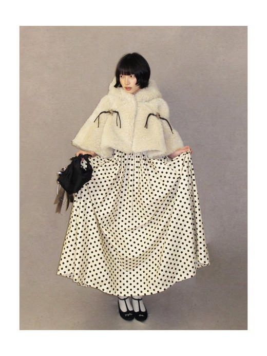 Kaiy Xiao 蘑菇姑娘 绒雪杏仁双面斗篷 商品图2