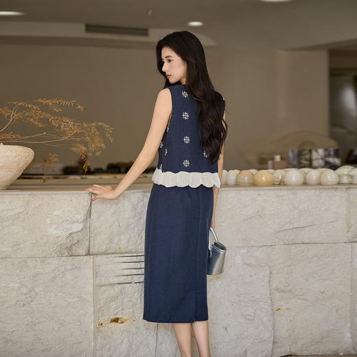 奢姿大码女装2025秋季时尚藏青钉珠荷叶边马甲套装气质优雅两件套9953994341A 商品图3