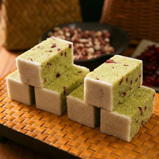 龙井白桃芡实糕，非遗手作，茶香、果香、米香交织，清甜绵软，舌尖迎来春天！ 商品图1