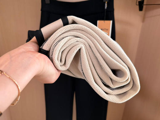 【AHTH一体绒马蹄裤】高腰拉长腿部线条 一体绒保暖显瘦 任意百搭 商品图5