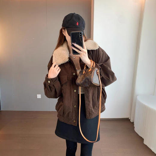 韩女范儿！2025磨绒灯芯绒工艺宽松小短款可拆卸毛领灯芯绒外套！ 商品图1