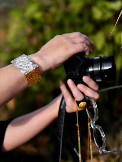 尼泊尔水银鎏金卷草纹祥云水晶手镯 商品图2