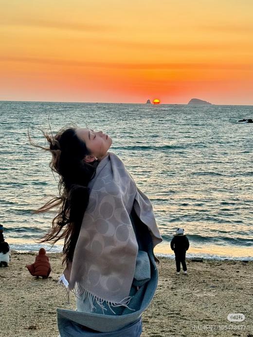 COACH 蔻驰 经典正老花花型披肩（dsx） 商品图9