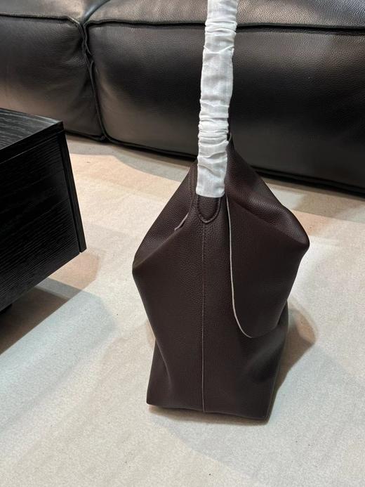 D121125慵懒松弛感小众设计头层牛皮腋下托特包水桶 商品图4