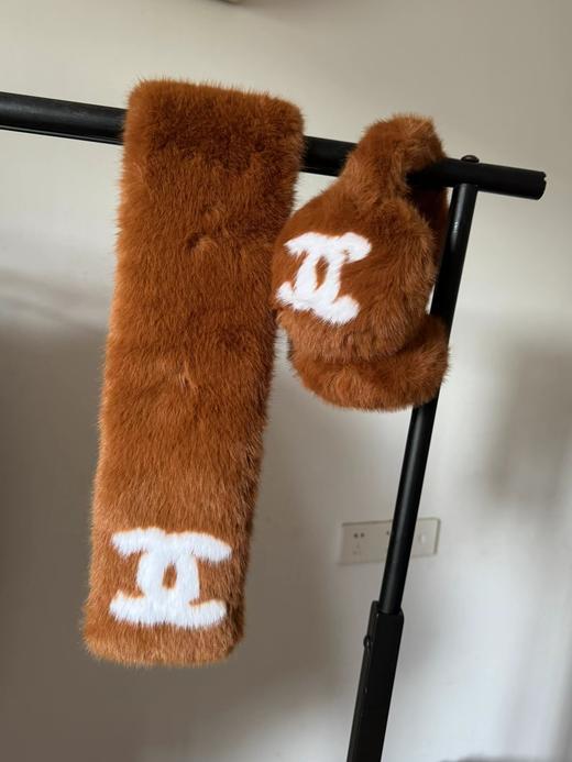 D121127冬季新款户外防寒保暖挂耳罩+围巾毛绒套装 商品图1