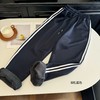 【保暖服饰 | 吾家 加绒秋冬学生通用校服裤】内里是高密度奥粒绒，厚实保暖，三款做的都是藏蓝色，单杠双杠和三杠可选，版型经典百搭，130-190码，尺码跨度大， 可满足不同身高和体重的孩子们 商品缩略图7