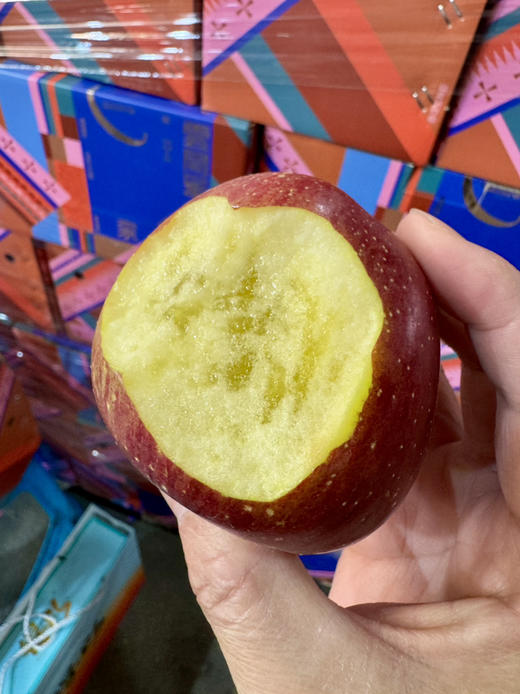 ＃西藏的冰糖心＃离太阳越近的地方，产最健康的苹果，爽脆鲜甜，糖心满满。 商品图1